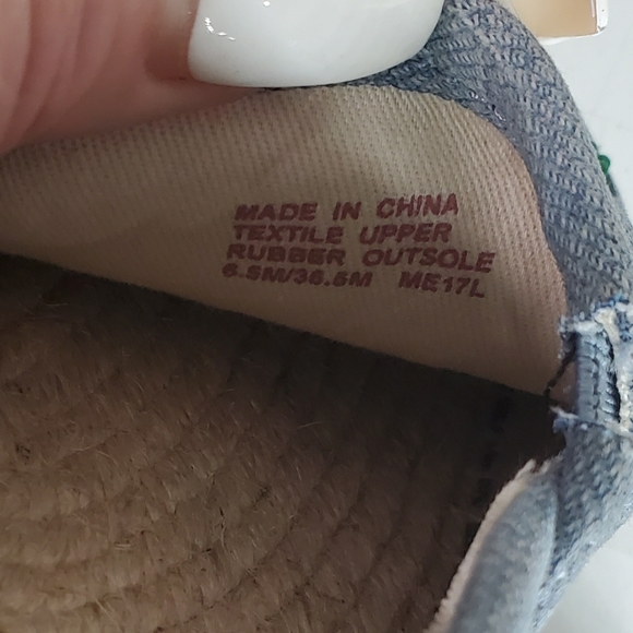 Michael Kors Kendrick Slip On Espadrille Flats Washed Denim Beaded Palm Size 6.5 - Picture 10 of 12